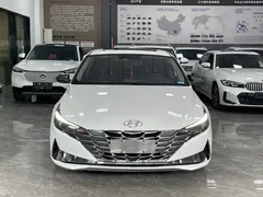 2022 Hyundai Elantra 1.5L CVT LUX Premium, белый — фото 2