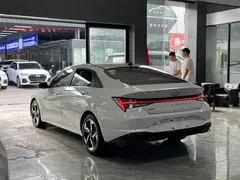 2022 Hyundai Elantra 1.5L CVT LUX Premium, белый — фото 15
