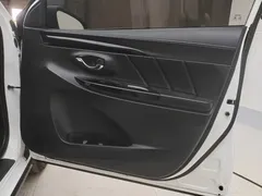 2022 Toyota Yaris L Zhixuan X 1.5L CVT PLUS, белый — фото 16