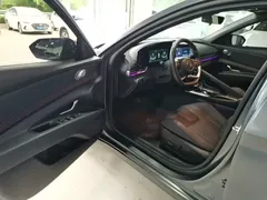 2022 Hyundai Elantra 1.5L CVT 20th Anniversary — фото 16