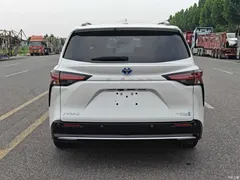 2023 Toyota Sienna 2.5L Hybrid Platinum — фото 7