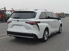 2023 Toyota Sienna 2.5L Hybrid Platinum — фото 8