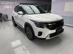 2023 Kia Seltos 1.5L CVT Luxury, белый — фото 3