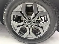 2023 Kia Seltos 1.5L CVT Luxury, белый — фото 7