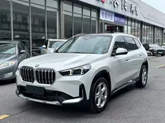 2023 BMW X1 sDrive20Li X, белый — фото 1