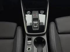 2022 Audi A3 Sportback 35 TFSI, белый — фото 12