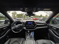 2022 Toyota Crown Kluger 2.5L HEV 4WD Luxury — фото 6
