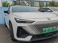 2023 Changan UNI-V Smart iDD Smart iDD 1.5T 113km smart cool model — фото 2