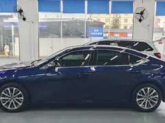 2022 Lexus ES 200, синий — фото 4