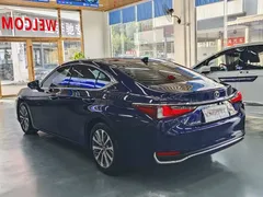 2022 Lexus ES 200, синий — фото 18