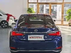 2022 Lexus ES 200, синий — фото 19