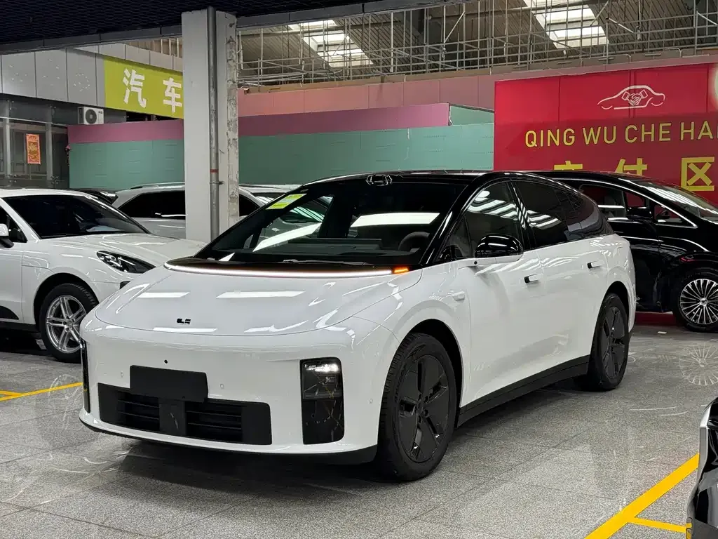 2025 Li Auto i6 2WD