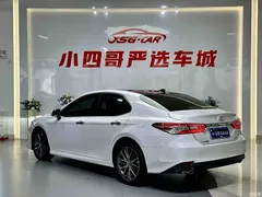 2021 Toyota Camry 2.5G Luxury — фото 6