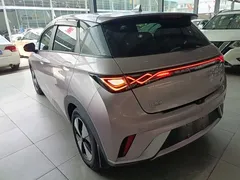 2023 BYD Dolphin 420km Fashion, чёрный — фото 5