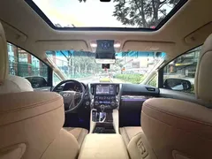 2021 Toyota Alphard Hybrid 2.5L Luxury, белый — фото 4