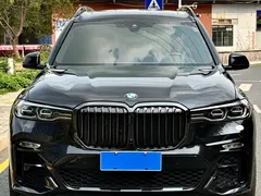 2022 BMW X7 xDrive40i Premium M Sport Package, чёрный — фото 2