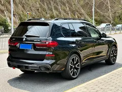 2022 BMW X7 xDrive40i Premium M Sport Package, чёрный — фото 5