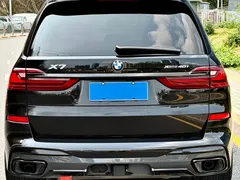 2022 BMW X7 xDrive40i Premium M Sport Package, чёрный — фото 6
