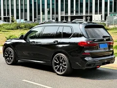 2022 BMW X7 xDrive40i Premium M Sport Package, чёрный — фото 7