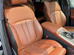2022 BMW X7 xDrive40i Premium M Sport Package, чёрный — фото 11