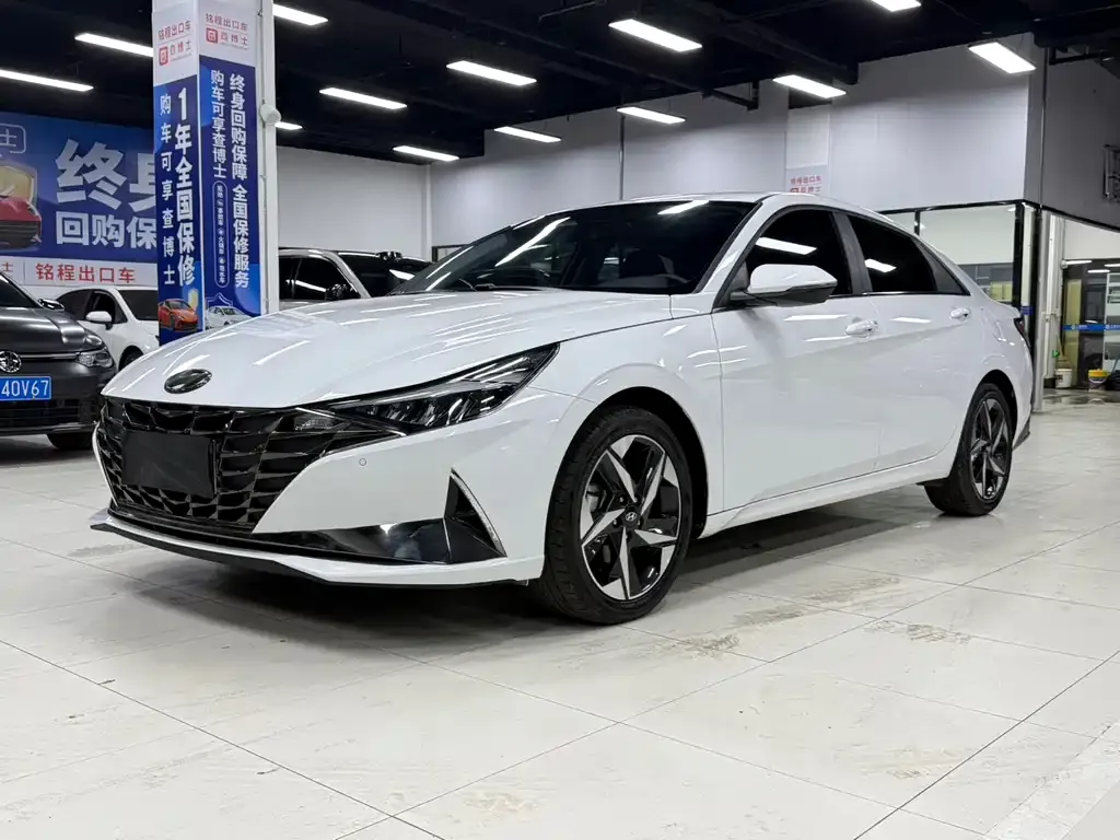 2022 Hyundai Elantra 1.5L CVT LUX Premium