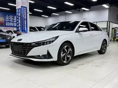 2022 Hyundai Elantra 1.5L CVT LUX Premium, белый — фото 1