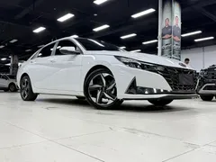 2022 Hyundai Elantra 1.5L CVT LUX Premium, белый — фото 2