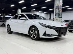 2022 Hyundai Elantra 1.5L CVT LUX Premium, белый — фото 4