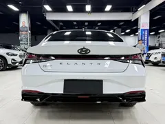 2022 Hyundai Elantra 1.5L CVT LUX Premium, белый — фото 6