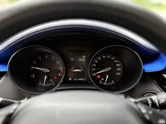 2021 Toyota C-HR 2.0L Luxury — фото 12