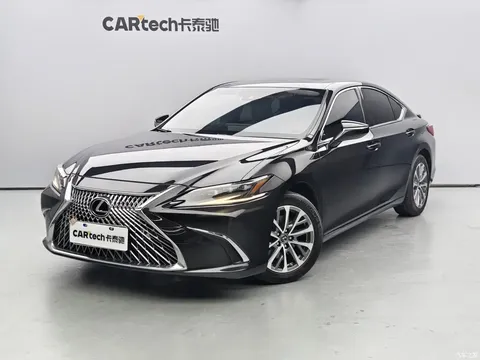 2022 Lexus ES 300h Excellence