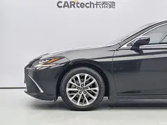 2022 Lexus ES 300h Excellence — фото 6