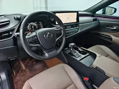 2022 Lexus ES 300h Excellence — фото 9