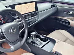 2022 Lexus ES 300h Excellence — фото 10
