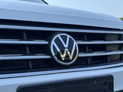 2022 Volkswagen Tiguan L 330TSI AT 2WD, белый — фото 2