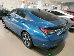 2021 Hyundai Elantra 1.5L CVT LUX Premium, синий — фото 5