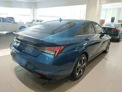 2021 Hyundai Elantra 1.5L CVT LUX Premium, синий — фото 7
