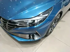 2021 Hyundai Elantra 1.5L CVT LUX Premium, синий — фото 24