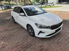 2022 Geely Emgrand 1.5L CVT, белый — фото 3