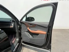 2020 Audi Q7 55 TFSI quattro S line sporty — фото 11