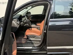 2020 Audi Q7 55 TFSI quattro S line sporty — фото 16