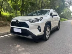 2021 Toyota RAV4 2.0L CVT 2WD Fashion PLUS — фото 1