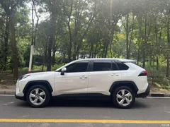 2021 Toyota RAV4 2.0L CVT 2WD Fashion PLUS — фото 3