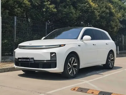 2023 Li Auto L7 Pro
