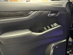 2020 Lexus LM 300h seven-seater elegant — фото 16