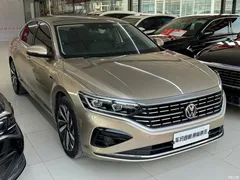 2022 Volkswagen Passat 330TSI Luxury — фото 3