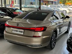 2022 Volkswagen Passat 330TSI Luxury — фото 13