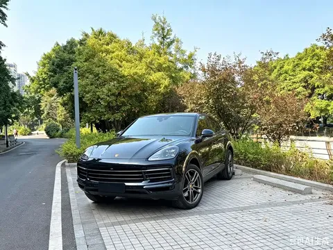 2023 Porsche Cayenne Coupe 3.0T Platinum