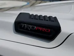 2023 Toyota Sequoia 3.4T TRD Pro, белый — фото 22