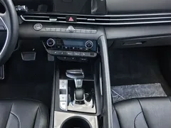 2023 Hyundai Elantra 1.5L CVT LUX Premium, белый — фото 14